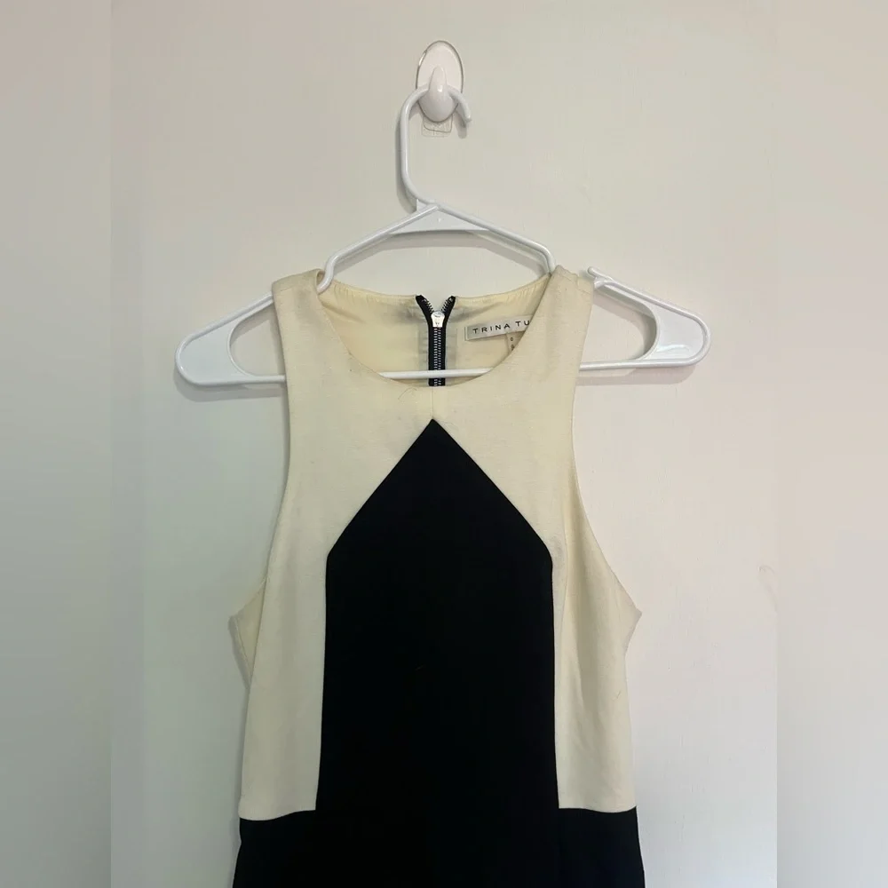 Trina Turk Irvine Bodycon Shift Dress Black &Cream Colorblock Zip Racerback Sz 0